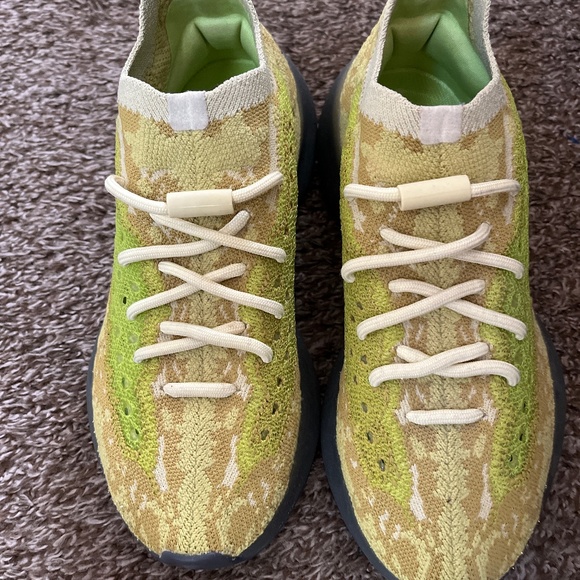 Yeezy - Picture 1 of 6